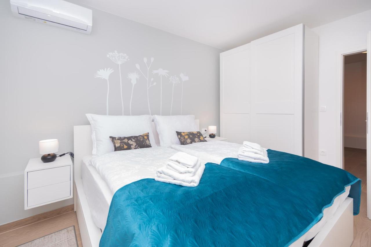 Apartment Emmi Omis Bagian luar foto